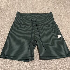 Vuori Stripe Daily Short - Aspen Stripe